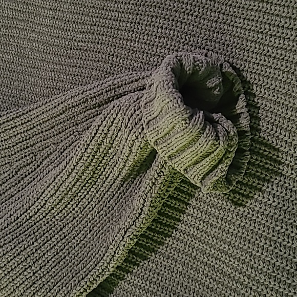 GENTLY WORN Aerie Chenille Oversized Turtleneck Sweater - Picture 2 of 4